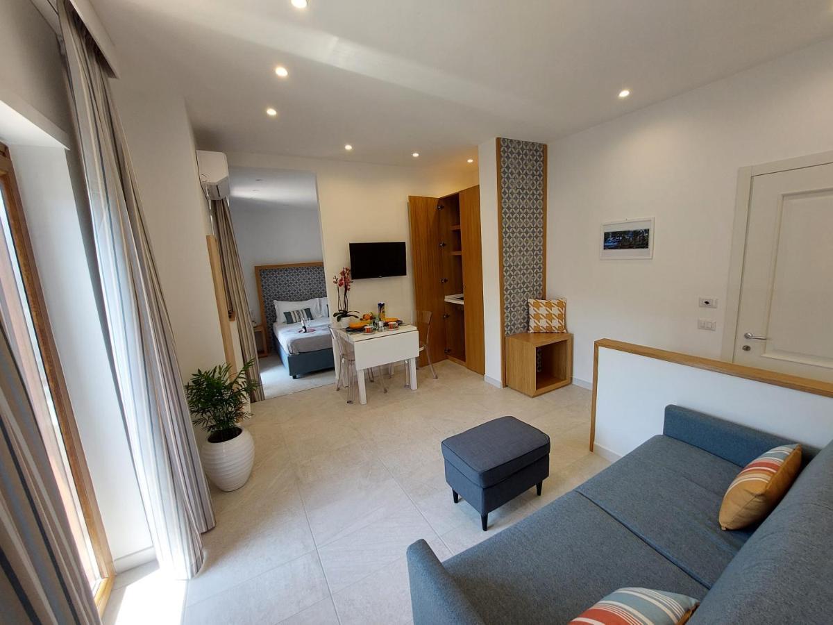 Standard Family Room,1231786631:JPEG
