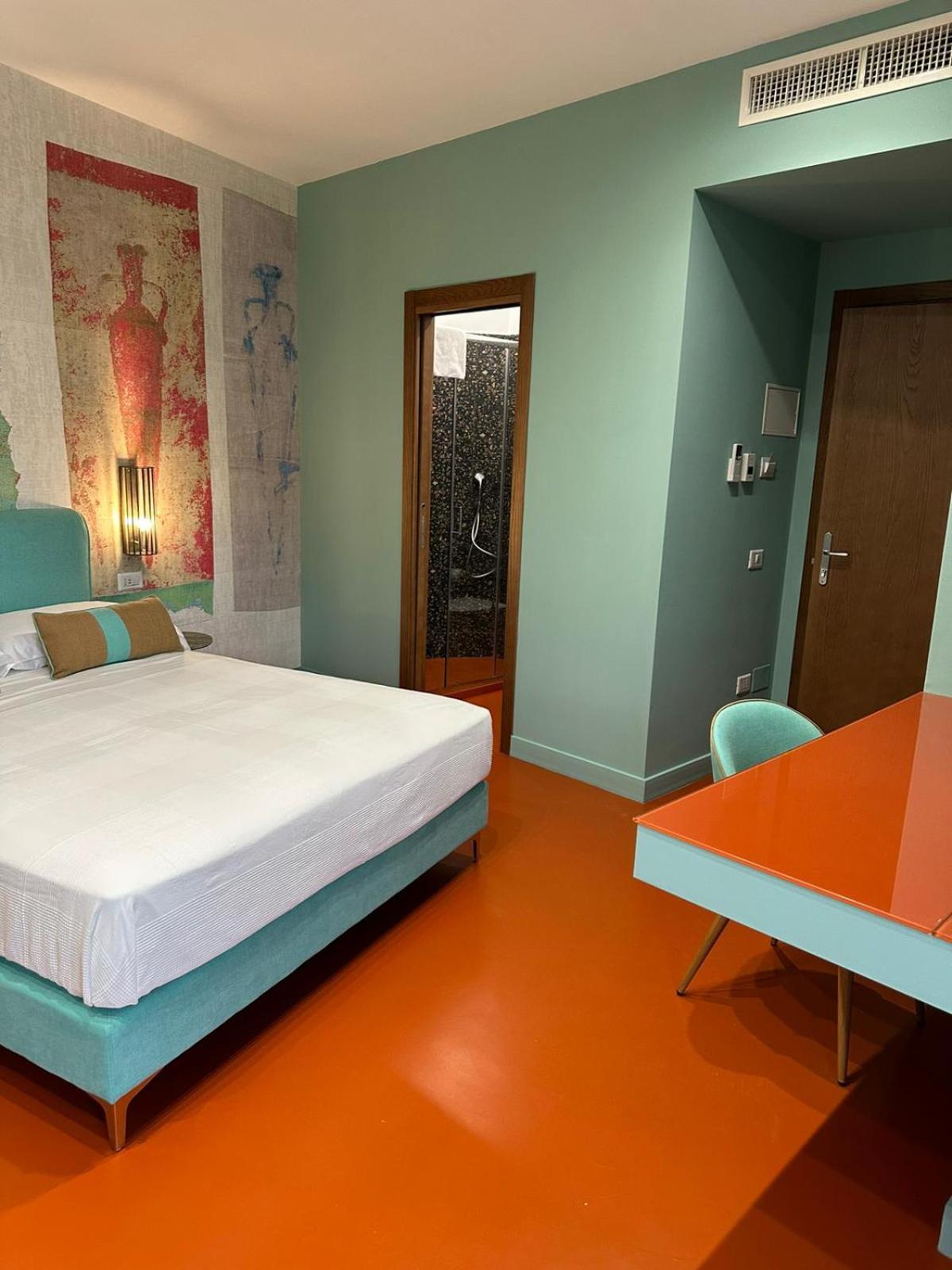 Deluxe Room 3