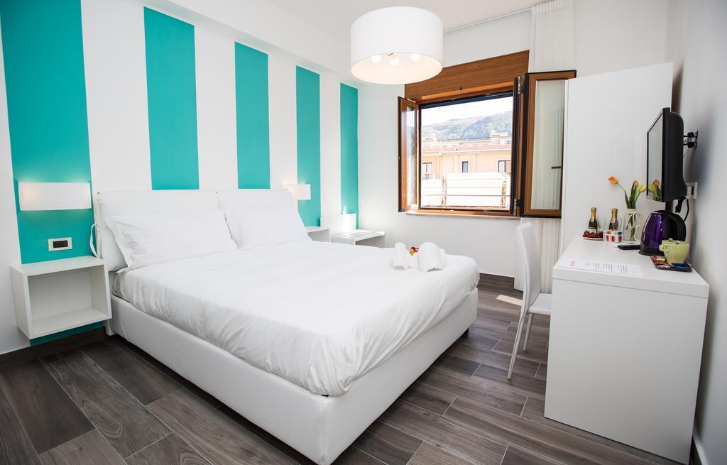 Standard Double Room,218114273:JPEG