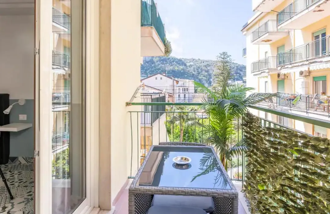 Gavi Sorrento-1
