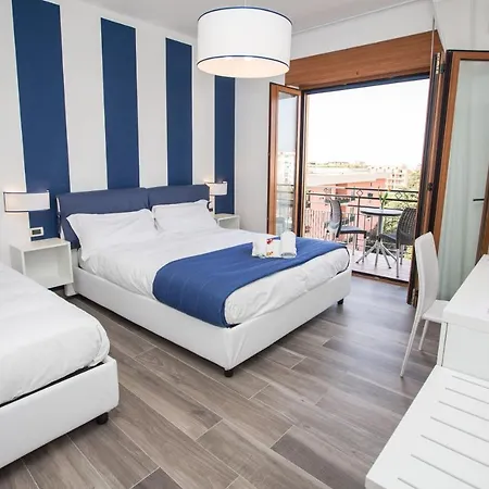 Sea Room Sorrento-2